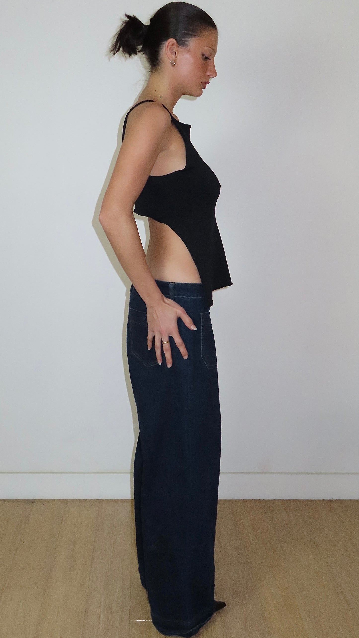 DKNY OPEN BACK TANK / MEDIUM