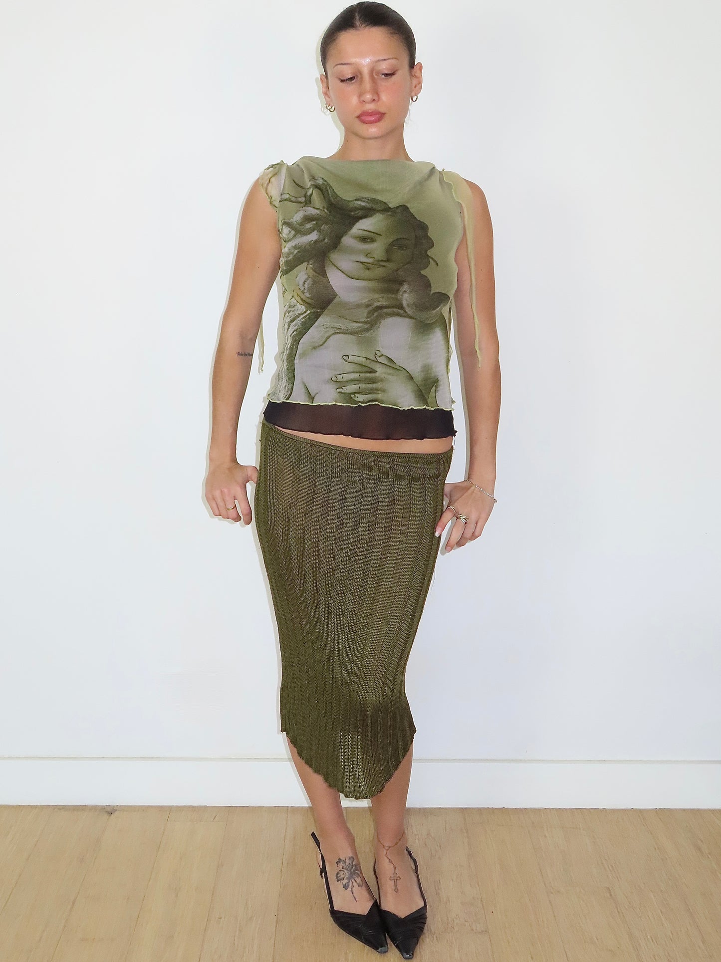 JOY JOY THE BIRTH OF VENUS GRAPHIC PRINT TOP / MEDIUM