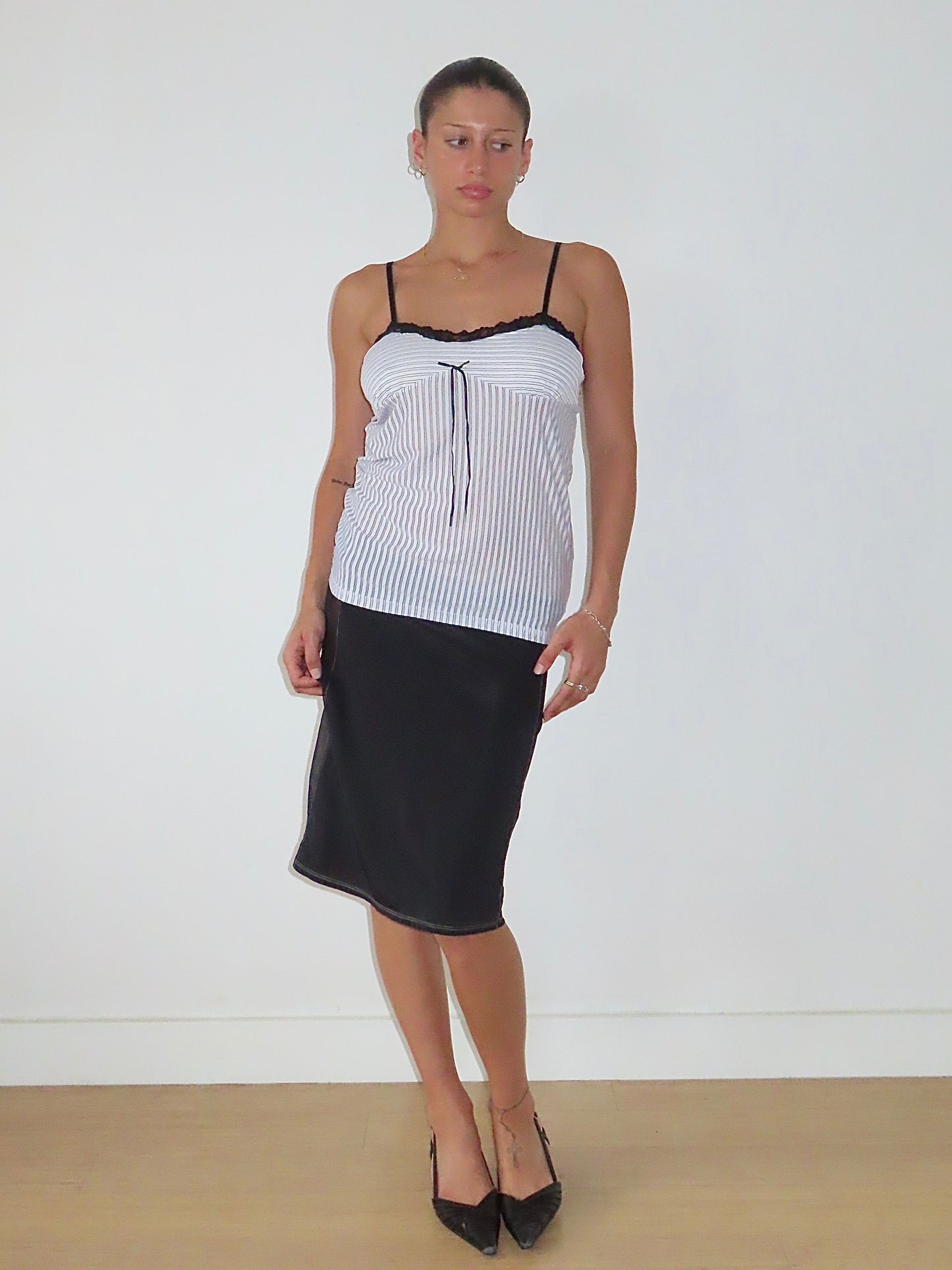 BERRAK PINSTRIPE LACE TRIM CAMI WITH TIE RIBBON / 4XL