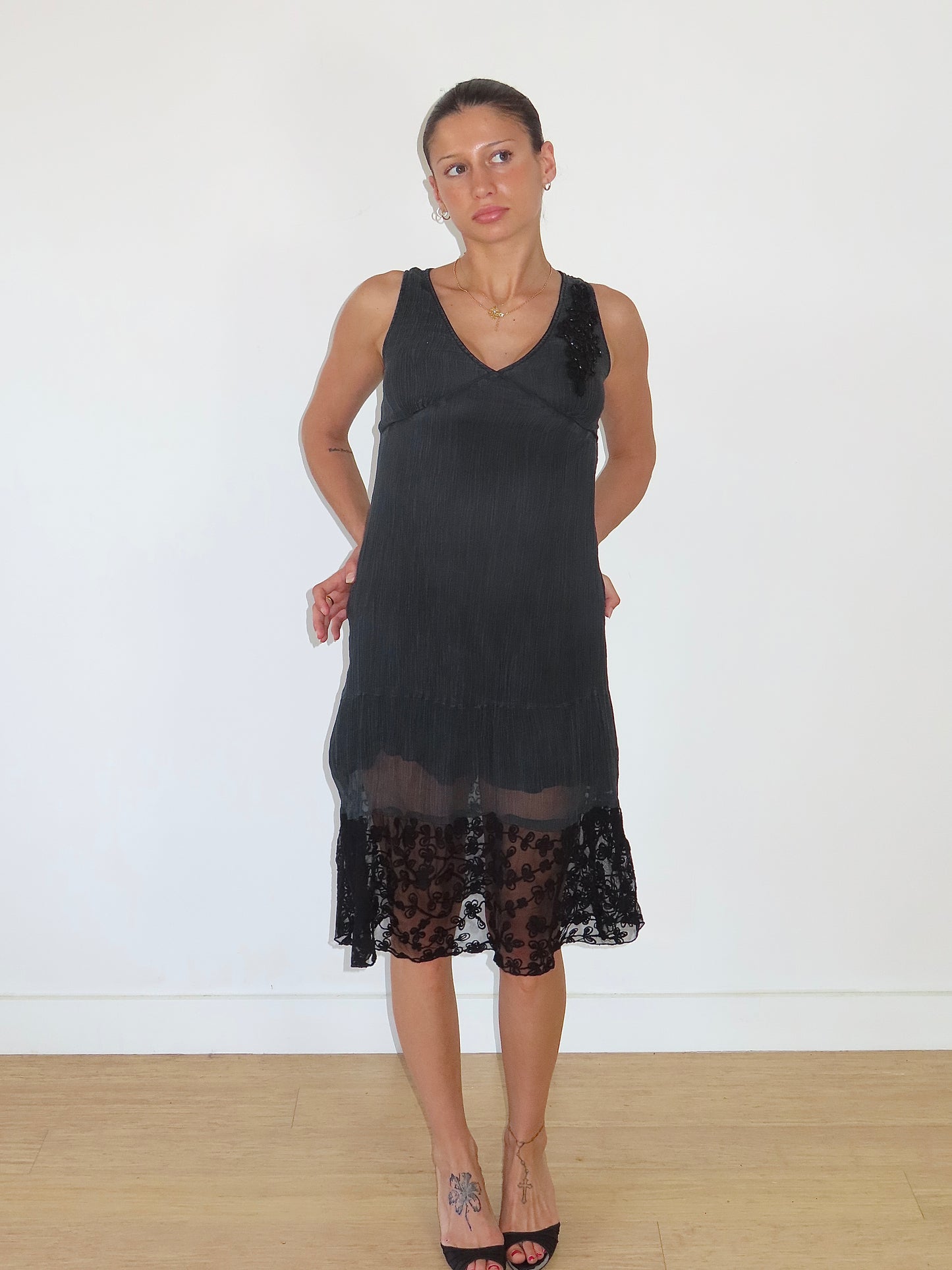 PLEATED SLIP MIDI DRESS WITH LACE HEM/ MEDIUM