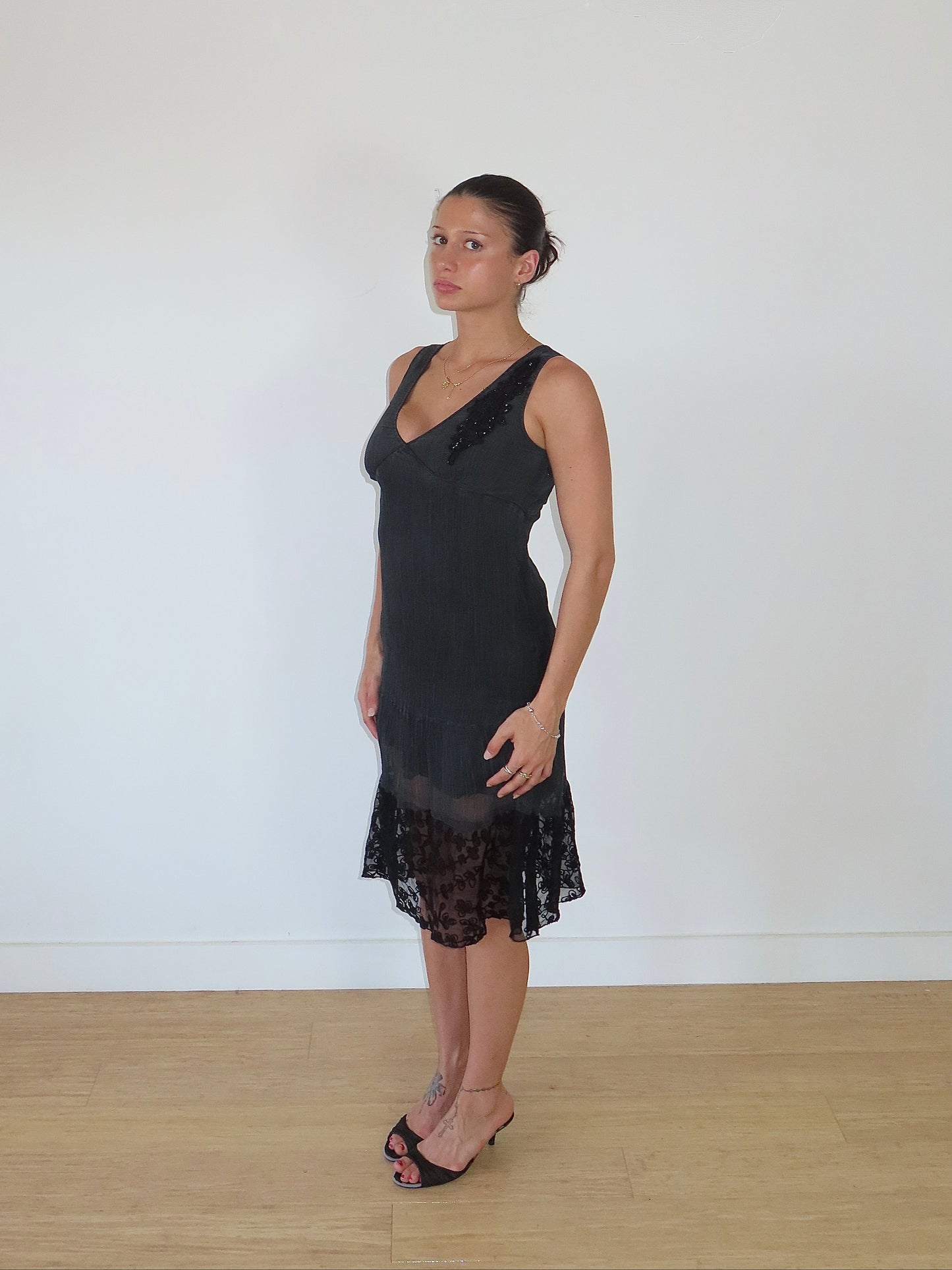 PLEATED SLIP MIDI DRESS WITH LACE HEM/ MEDIUM